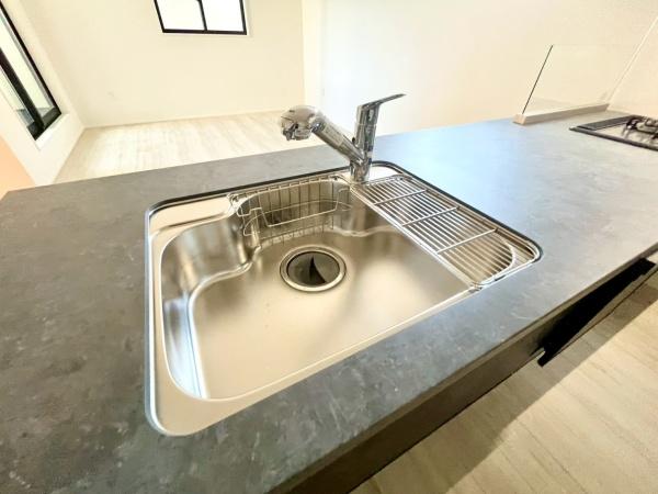 �_�ސ쌧���s����哇5���ڂ̐V�z��ˌ��ẴL�b�`��