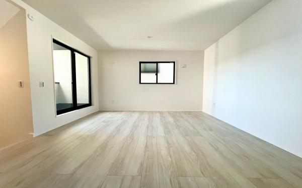 �_�ސ쌧���s����哇5���ڂ̐V�z��ˌ��Ẵ��r���O