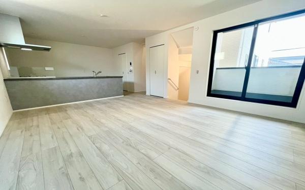 �_�ސ쌧���s����哇5���ڂ̐V�z��ˌ��Ẵ��r���O