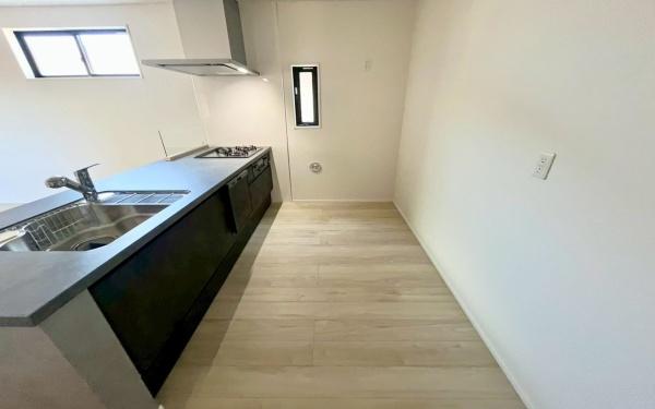 �_�ސ쌧���s����哇5���ڂ̐V�z��ˌ��ẴL�b�`��