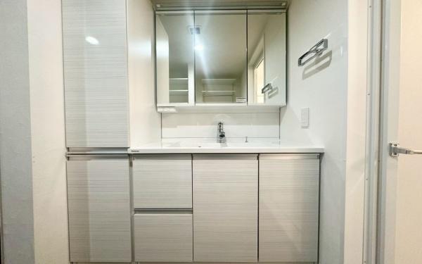 �_�ސ쌧���s�����扪��1���ڂ̒��Ã}���V�����̐��ʑ�E���ʏ�