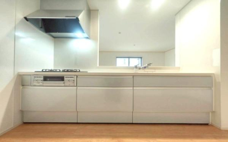 �_�ސ쌧���l�s��q��I��3���ڂ̐V�z��ˌ��ẴL�b�`��