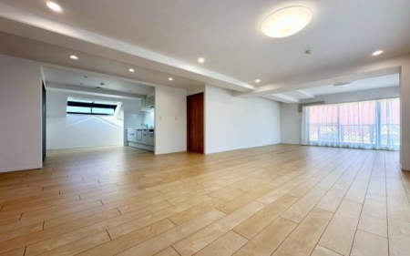 �_�ސ쌧���s������h�͌�5���ڂ̒��Ã}���V�����̃��r���O