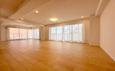 �_�ސ쌧���s������h�͌�5���ڂ̒��Ã}���V�����̃��r���O