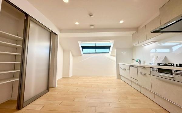 �_�ސ쌧���s������h�͌�5���ڂ̒��Ã}���V�����̃L�b�`��