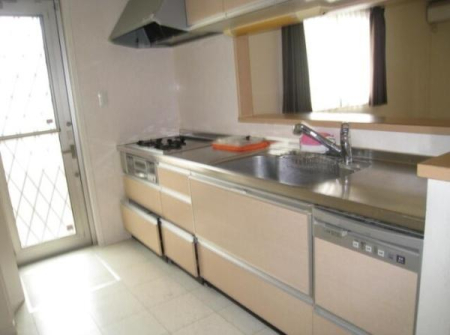 �_�ސ쌧���s������׎R7���ڂ̒��È�ˌ��ẴL�b�`��