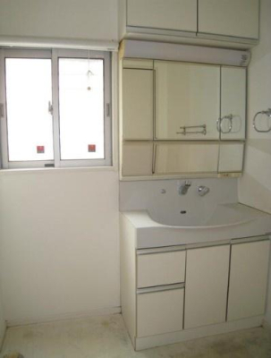 �_�ސ쌧���s������׎R7���ڂ̒��È�ˌ��Ă̐��ʑ�E���ʏ�