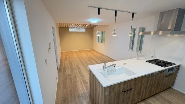 �_�ސ쌧���l�s�˒ˋ扺�q�c���̐V�z��ˌ��Ẵ��r���O