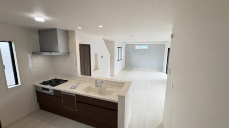 �_�ސ쌧���l�s�`��扺�i�J5���ڂ̐V�z��ˌ��ẴL�b�`��