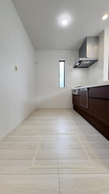 �_�ސ쌧���l�s�`��扺�i�J5���ڂ̐V�z��ˌ��ẴL�b�`��