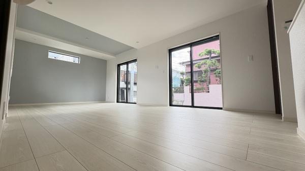 �_�ސ쌧���l�s�`��扺�i�J5���ڂ̐V�z��ˌ��Ẵ��r���O