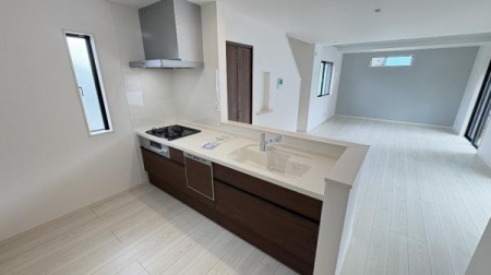 �_�ސ쌧���l�s�`��扺�i�J5���ڂ̐V�z��ˌ��ẴL�b�`��