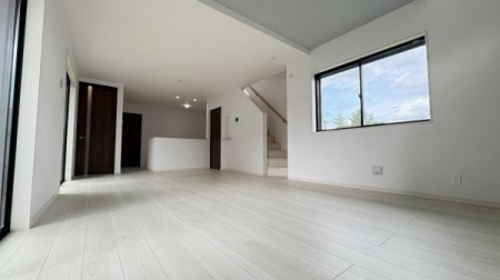 �_�ސ쌧���l�s�`��扺�i�J5���ڂ̐V�z��ˌ��Ẵ��r���O