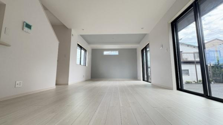 �_�ސ쌧���l�s�`��扺�i�J5���ڂ̐V�z��ˌ��Ẵ��r���O