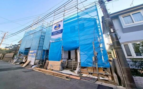 �_�ސ쌧���l�s�ۓy�P�J���꒬�̐V�z��ˌ��Ă̑O�ʓ��H�܂ތ��n�ʐ^