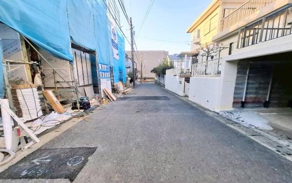 �_�ސ쌧���l�s�ۓy�P�J���꒬�̐V�z��ˌ��Ă̑O�ʓ��H�܂ތ��n�ʐ^