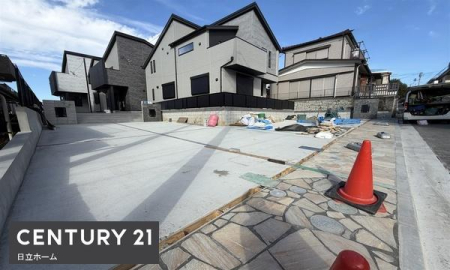 �_�ސ쌧���l�s�`�������R1���ڂ̐V�z��ˌ��Ă̑O�ʓ��H�܂ތ��n�ʐ^