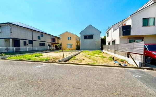 �_�ސ쌧���l�s�h��j���̐V�z��ˌ��Ă̑O�ʓ��H�܂ތ��n�ʐ^