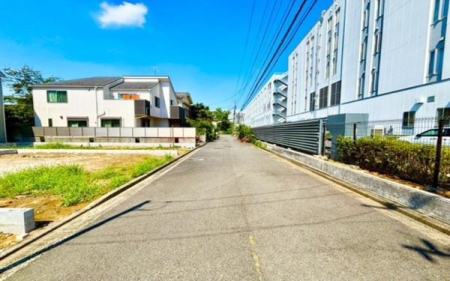 �_�ސ쌧���l�s�h��j���̐V�z��ˌ��Ă̑O�ʓ��H�܂ތ��n�ʐ^