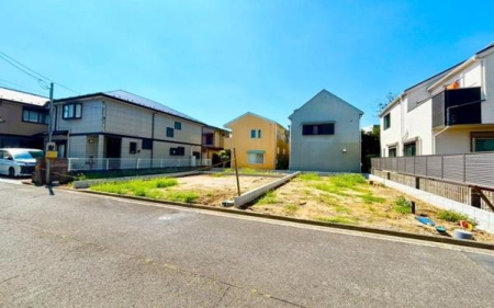 �_�ސ쌧���l�s�h��j���̐V�z��ˌ��Ă̑O�ʓ��H�܂ތ��n�ʐ^