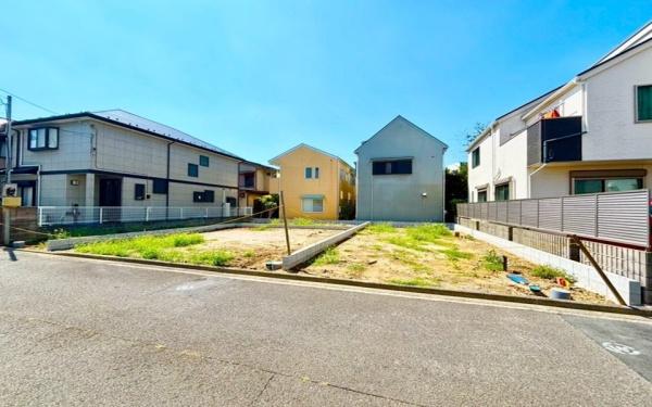 �_�ސ쌧���l�s�h��j���̐V�z��ˌ��Ă̑O�ʓ��H�܂ތ��n�ʐ^