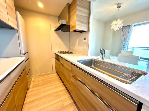 �����s���c�s�ߊ�3���ڂ̒��Ã}���V�����̃L�b�`��