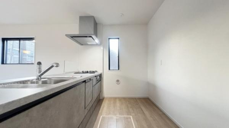 �_�ސ쌧���l�s���J�拴��3���ڂ̐V�z��ˌ��ẴL�b�`��