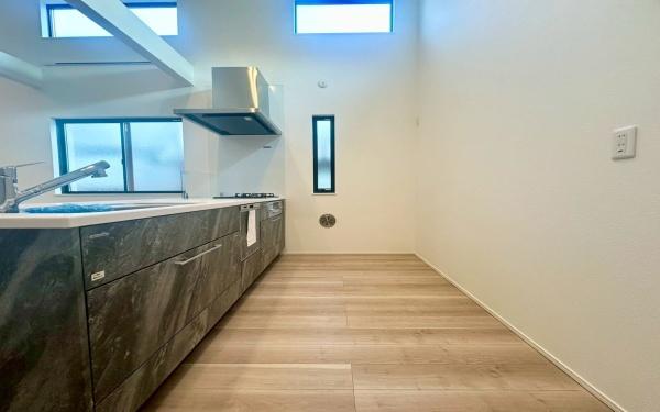 �����s���c�s�ߐ�4���ڂ̒��È�ˌ��ẴL�b�`��