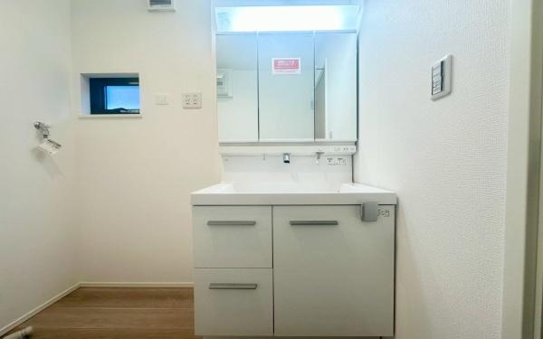 �����s���c�s�ߐ�4���ڂ̒��È�ˌ��Ă̐��ʑ�E���ʏ�