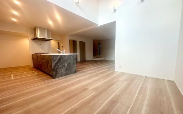 �����s���c�s�ߐ�4���ڂ̒��È�ˌ��Ẵ��r���O