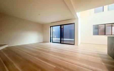 �����s���c�s�ߐ�4���ڂ̒��È�ˌ��Ẵ��r���O