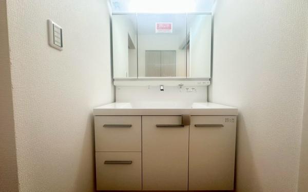 �����s���c�s�ߐ�4���ڂ̒��È�ˌ��Ă̐��ʑ�E���ʏ�