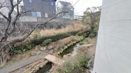 �_�ސ쌧���l�s����折���J��2���ڂ̐V�z��ˌ��Ă̏Z�˂���̒��]�ʐ^