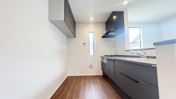 �_�ސ쌧���l�s����折���J��2���ڂ̐V�z��ˌ��ẴL�b�`��