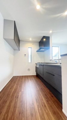 �_�ސ쌧���l�s����折���J��2���ڂ̐V�z��ˌ��ẴL�b�`��