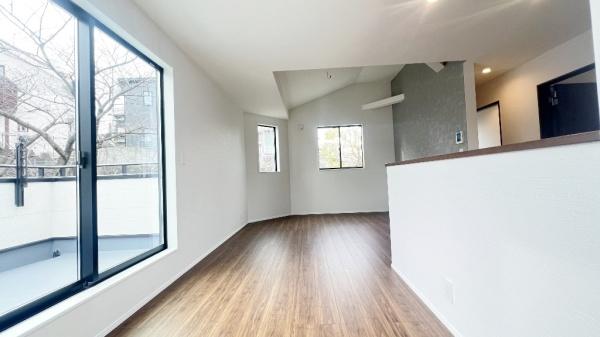 �_�ސ쌧���l�s����折���J��2���ڂ̐V�z��ˌ��Ẵ��r���O