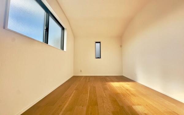 �_�ސ쌧���l�s�t��V�ΐ�4���ڂ̐V�z��ˌ��Ă̎q������