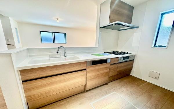 �_�ސ쌧���l�s�t��V�ΐ�4���ڂ̐V�z��ˌ��ẴL�b�`��