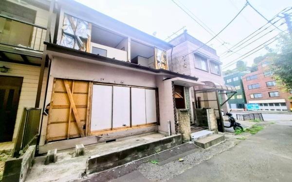 �_�ސ쌧���l�s���擡�I��2���ڂ̓y�n�̑O�ʓ��H�܂ތ��n�ʐ^