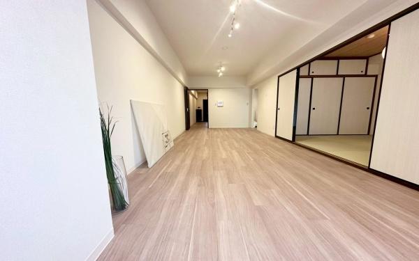 �_�ސ쌧���l�s����V�R��3���ڂ̒��Ã}���V�����̃��r���O