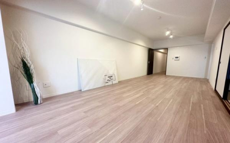 �_�ސ쌧���l�s����V�R��3���ڂ̒��Ã}���V�����̃��r���O