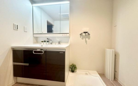 �_�ސ쌧���l�s����V�R��3���ڂ̒��Ã}���V�����̐��ʑ�E���ʏ�