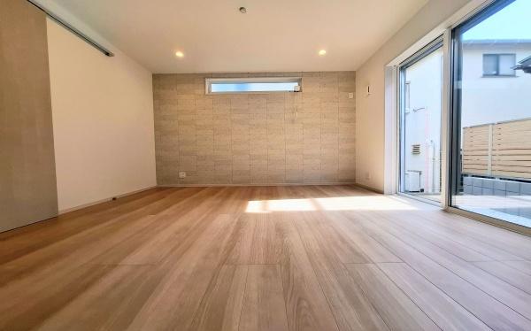 �_�ސ쌧���l�s���撆����2���ڂ̐V�z��ˌ��Ẵ��r���O