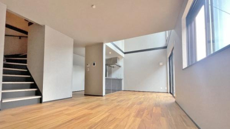 �_�ސ쌧���l�s���V�����̐V�z��ˌ��Ẵ��r���O