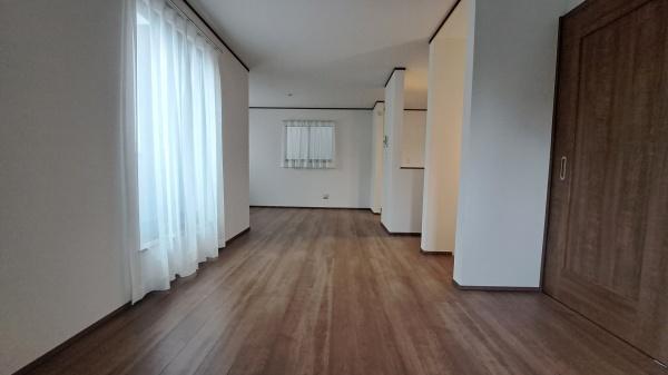 �_�ސ쌧���s���擡��4���ڂ̐V�z��ˌ��Ẵ��r���O