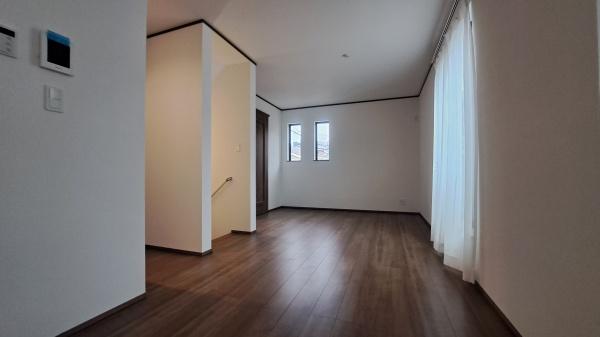 �_�ސ쌧���s���擡��4���ڂ̐V�z��ˌ��Ẵ��r���O