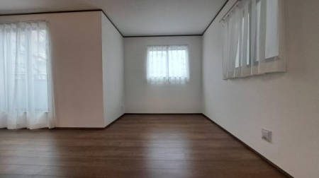 �_�ސ쌧���s���擡��4���ڂ̐V�z��ˌ��Ẵ��r���O