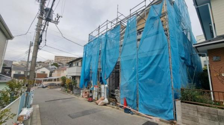 �_�ސ쌧���l�s�˒ˋ��q�c���̐V�z��ˌ��Ă̑O�ʓ��H�܂ތ��n�ʐ^