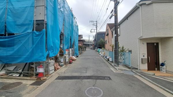 �_�ސ쌧���l�s�˒ˋ��q�c���̐V�z��ˌ��Ă̑O�ʓ��H�܂ތ��n�ʐ^