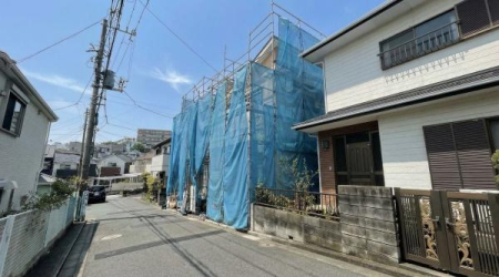 �_�ސ쌧���l�s�˒ˋ��q�c���̐V�z��ˌ��Ă̑O�ʓ��H�܂ތ��n�ʐ^